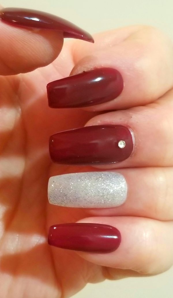 Burgundy Wine With Sparkle Accent Nails - Image 3