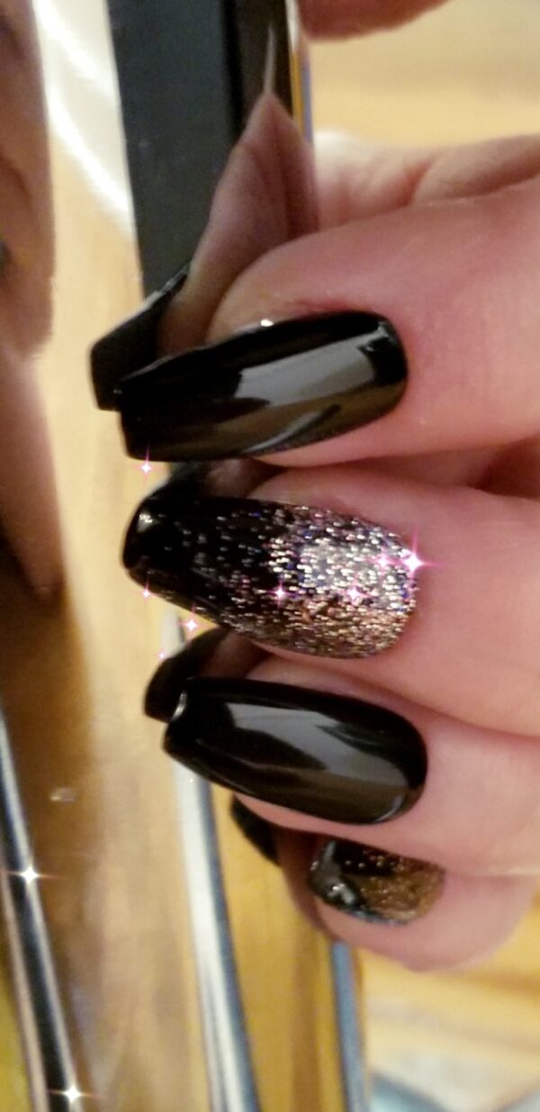 Black Beauty with Sparkling Accent Nail