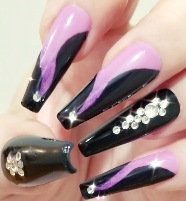 The Dirty Swirl with Black and Bling Accent Nails