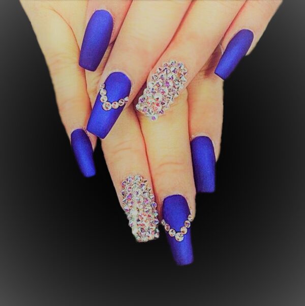 Blue Matt Press-On Nails with Studs for an Elegant Look - Image 3