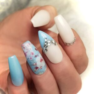 nude-blue-flower-press-on-nails